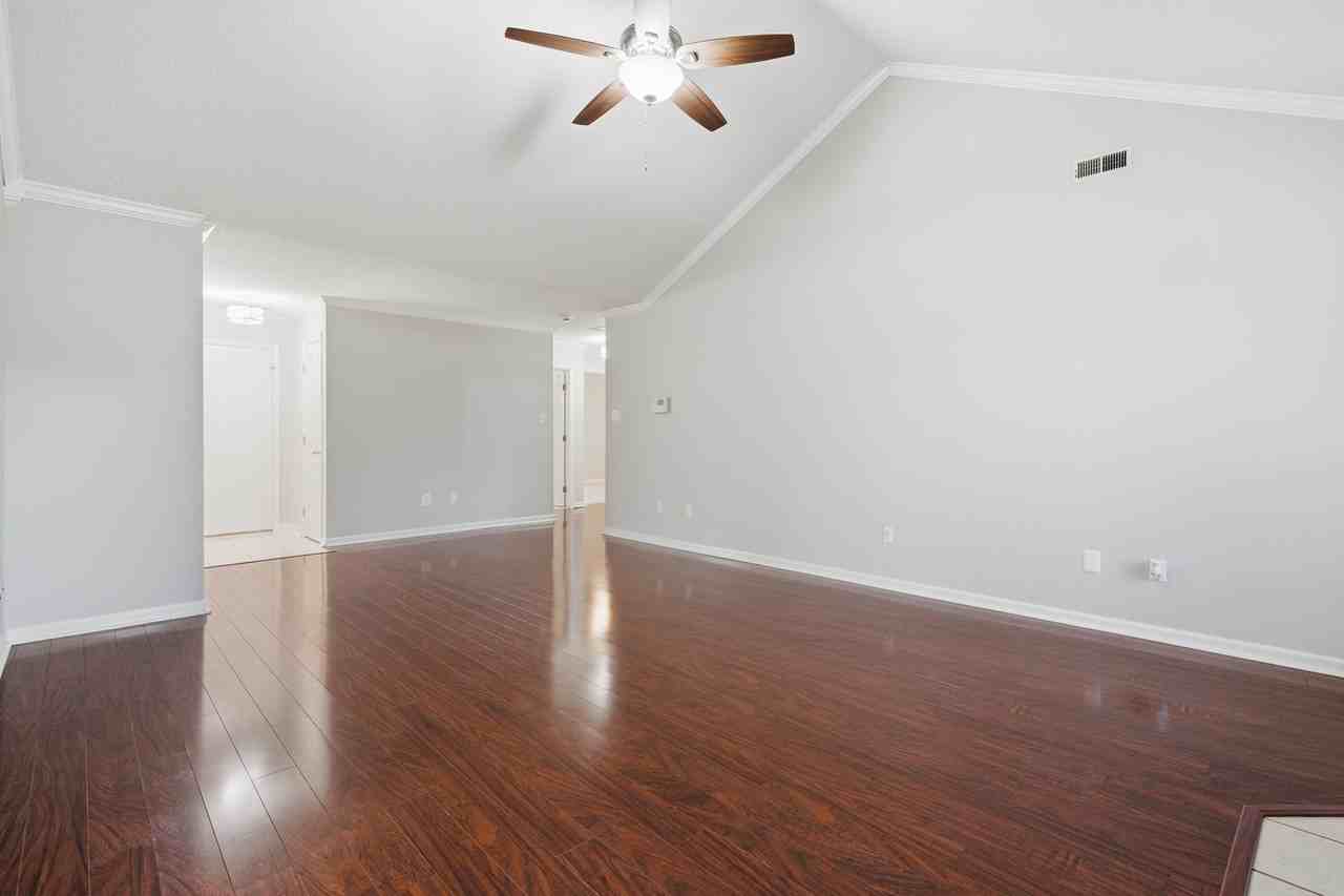637 Gooch Ln - Photo 5 of 14