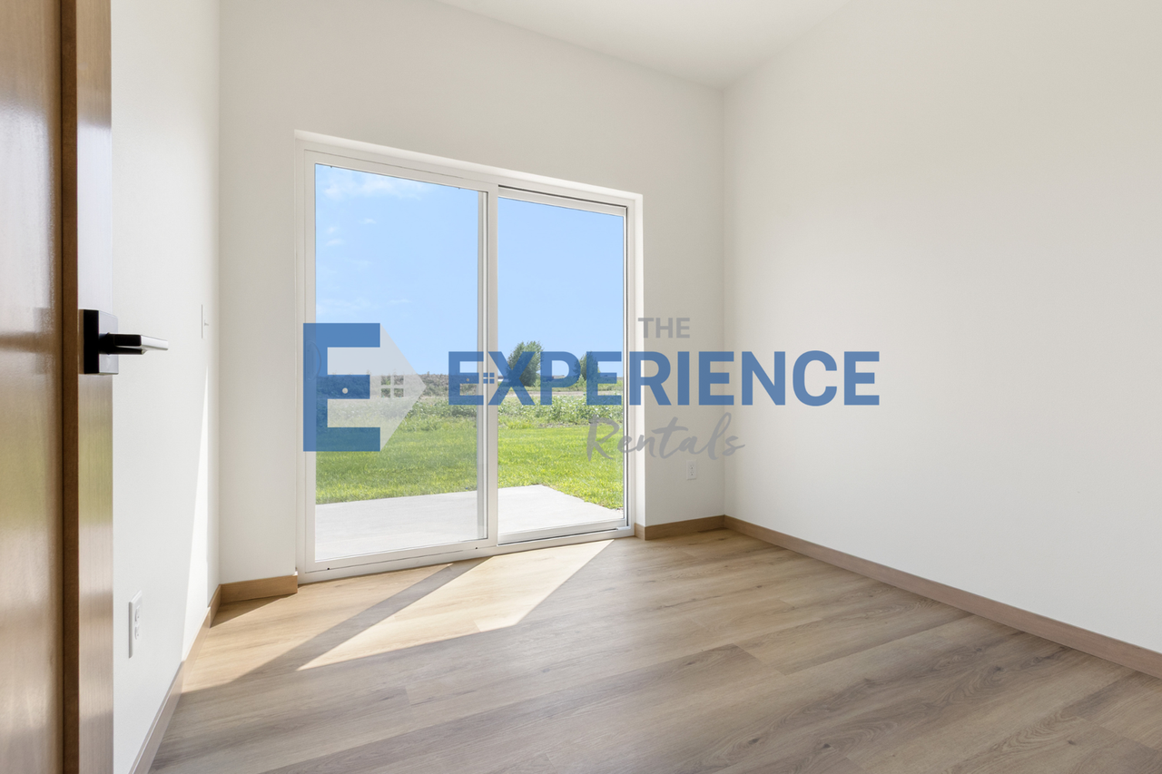 2403 E Jetty Pl - Photo 4 of 5