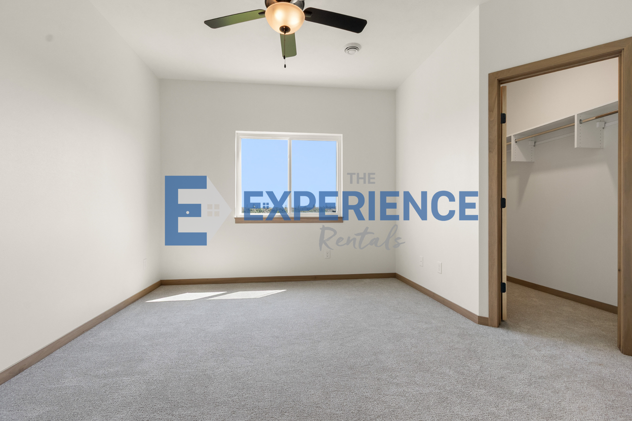 2403 E Jetty Pl - Photo 5 of 5