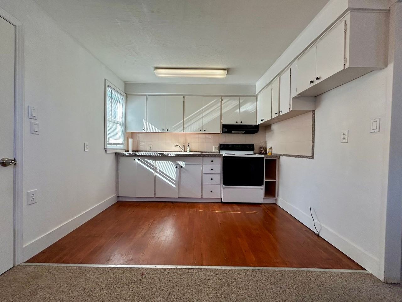 111 Ne 77th St - Photo 7 of 33