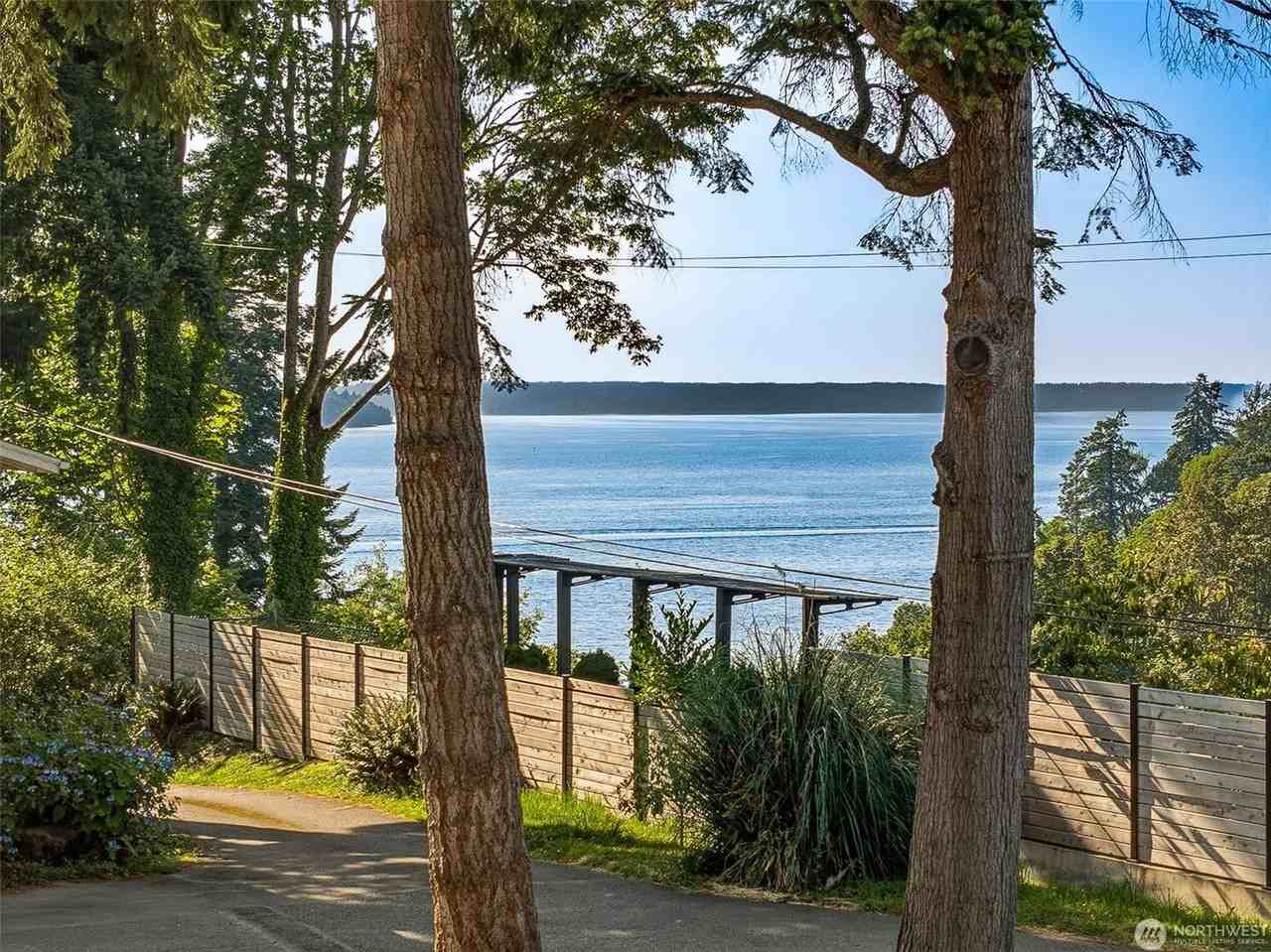 25657 Marine View Dr S - Photo 2 of 36