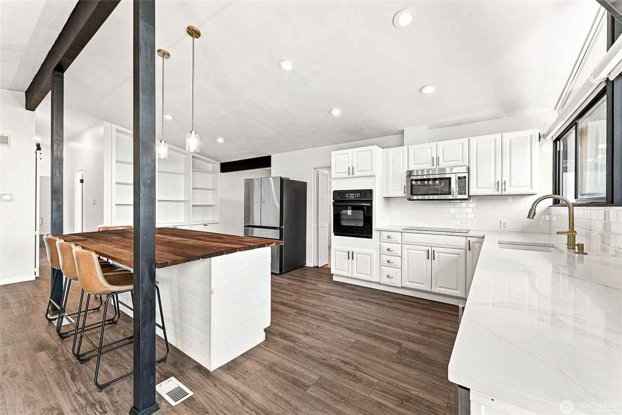 25657 Marine View Dr S - Photo 6 of 36