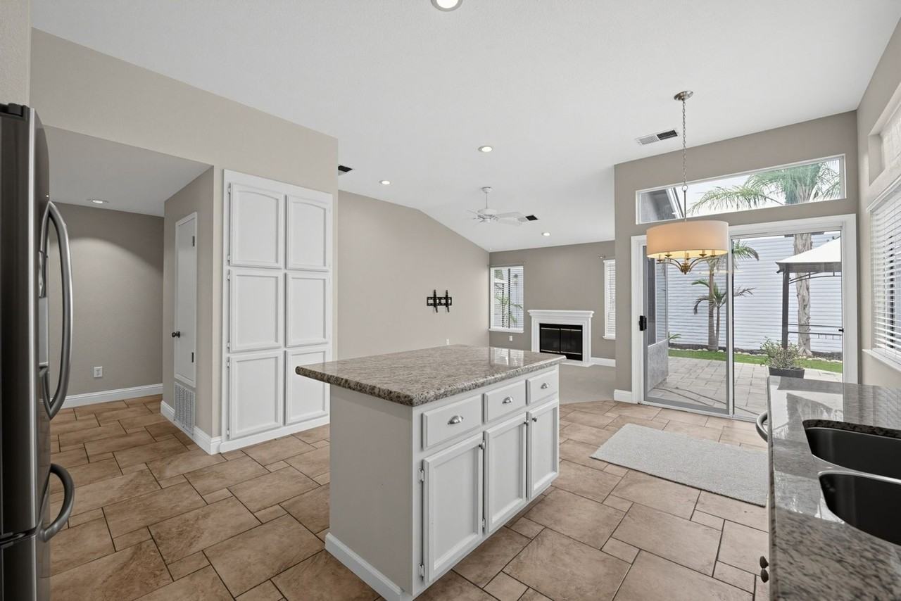 1713 Fairhaven Ct - Photo 5 of 16