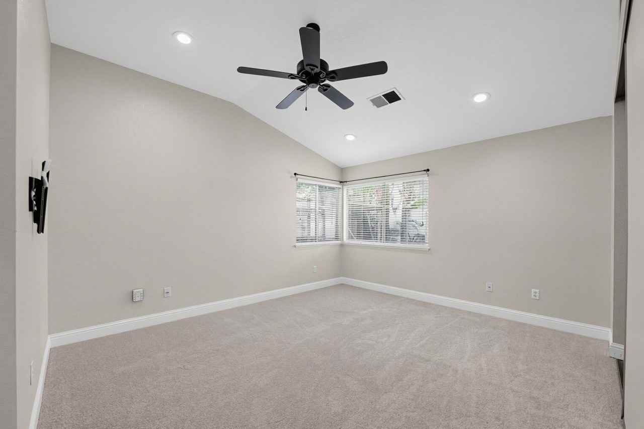 1713 Fairhaven Ct - Photo 6 of 16
