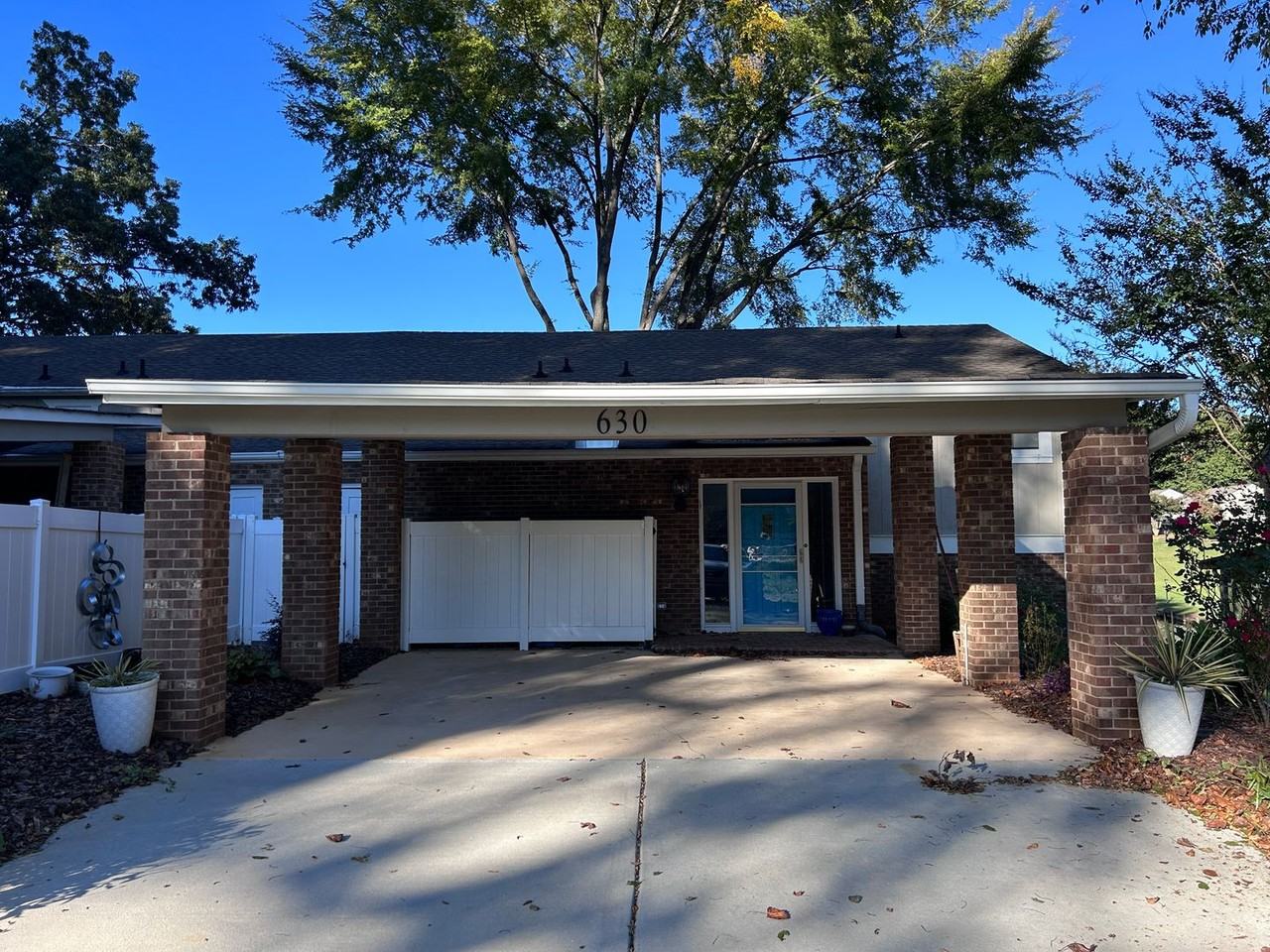 630 Riverbend Dr - Photo 2 of 32
