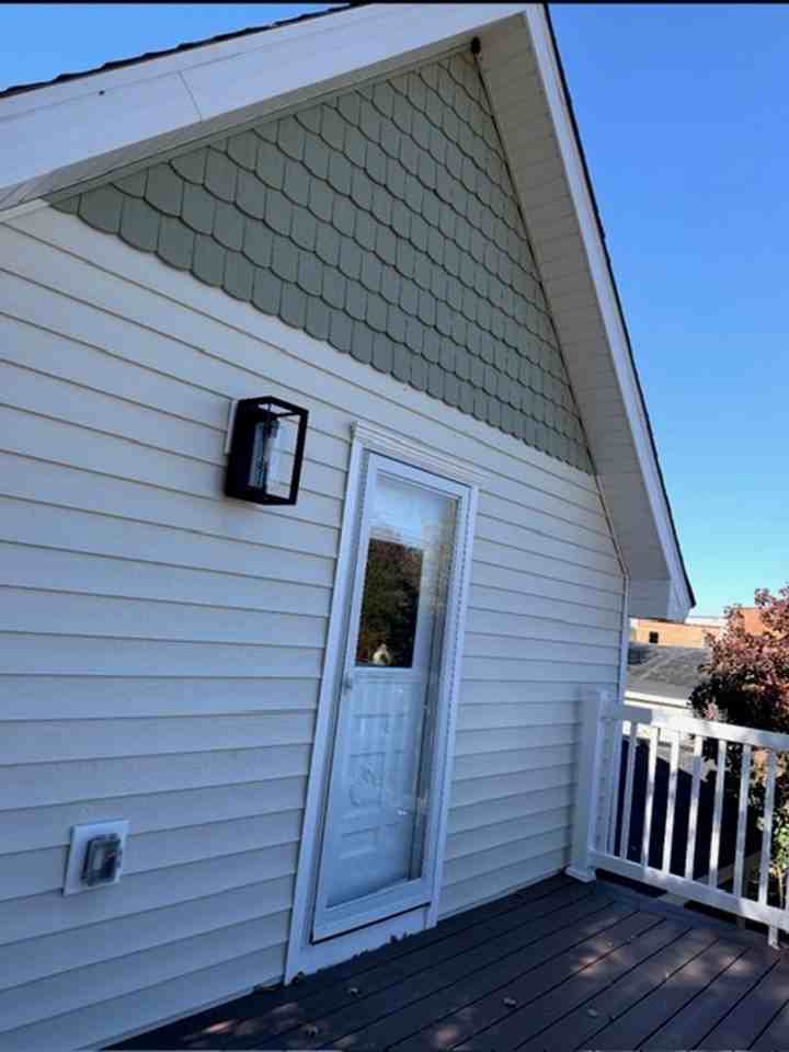 146 S Clinton St - Photo 6 of 18
