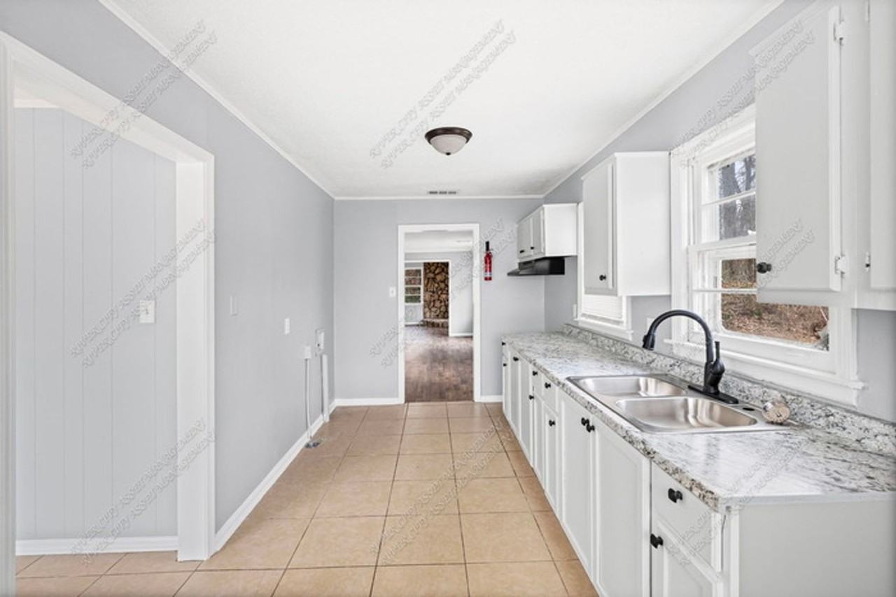 2185 Slocum Ave - Photo 4 of 10