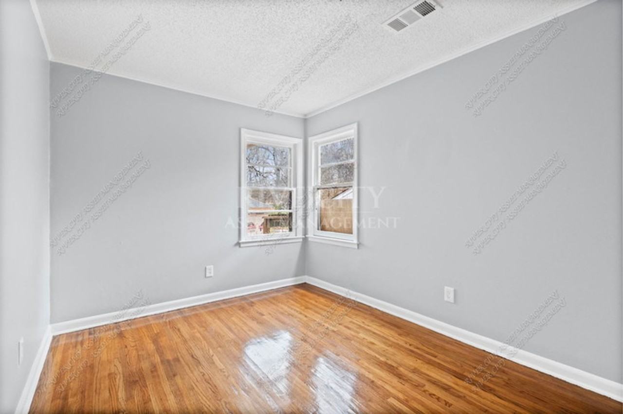 2185 Slocum Ave - Photo 7 of 10