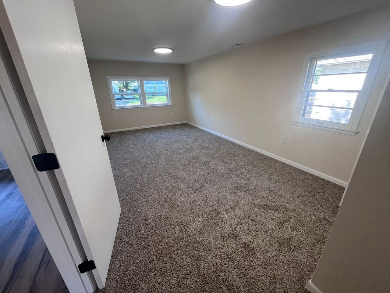 3426 S Osage Ave - Photo 6 of 10
