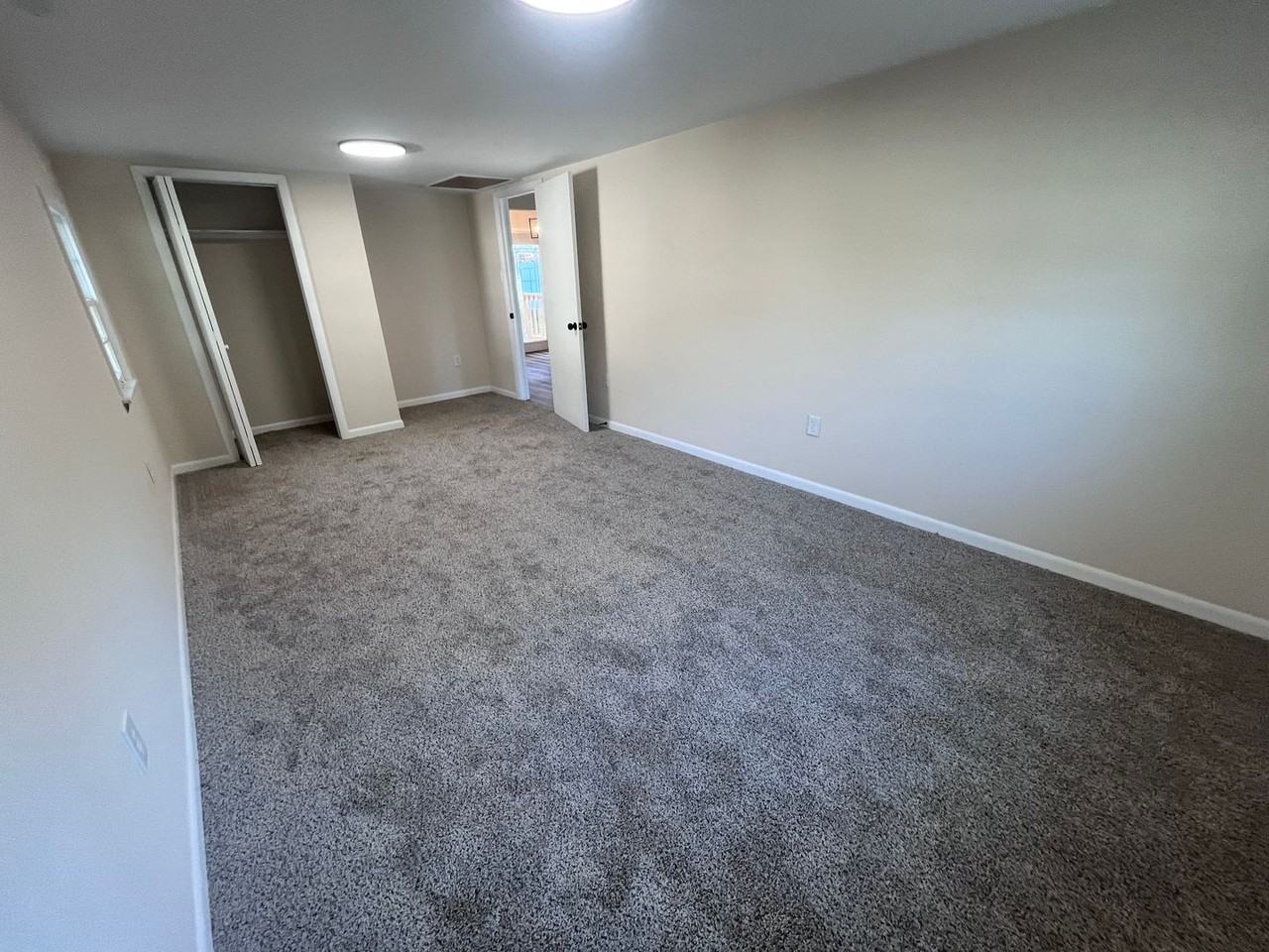 3426 S Osage Ave - Photo 7 of 10