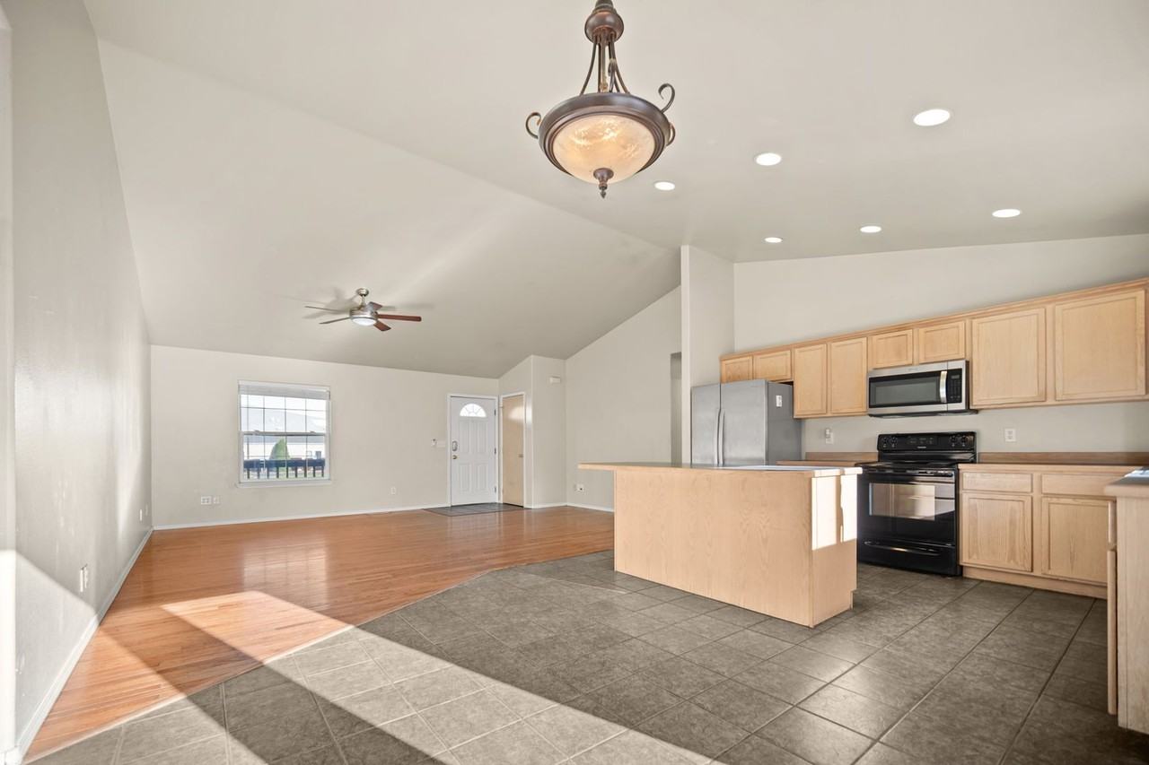 114 18th St - Photo 5 of 27