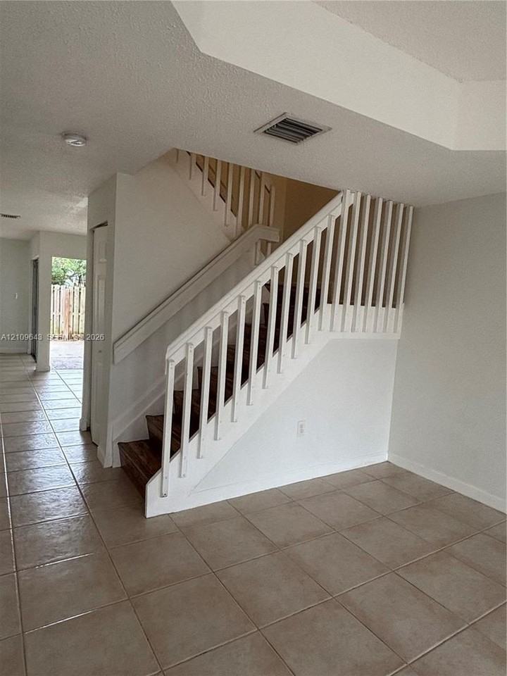 11467 Nw 51st Ter - Photo 6 of 21