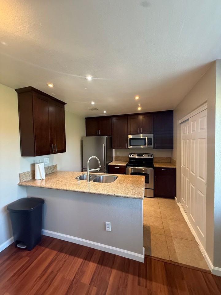 12147 Wintergreen Dr #1 - Photo 4 of 11