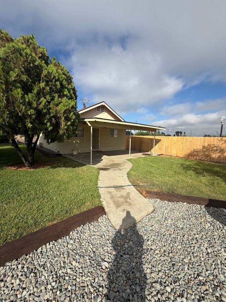 9831 Highway 41 - Photo 2 of 13