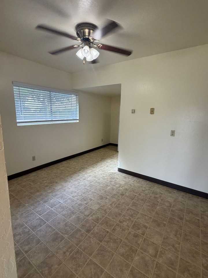 9831 Highway 41 - Photo 7 of 13