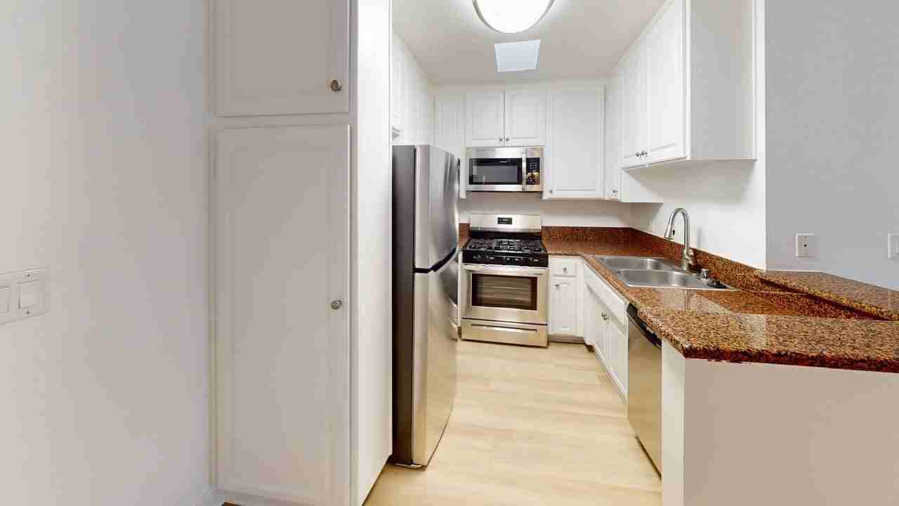 Chateau Woodley Hart Apartments - Photo 6 of 26