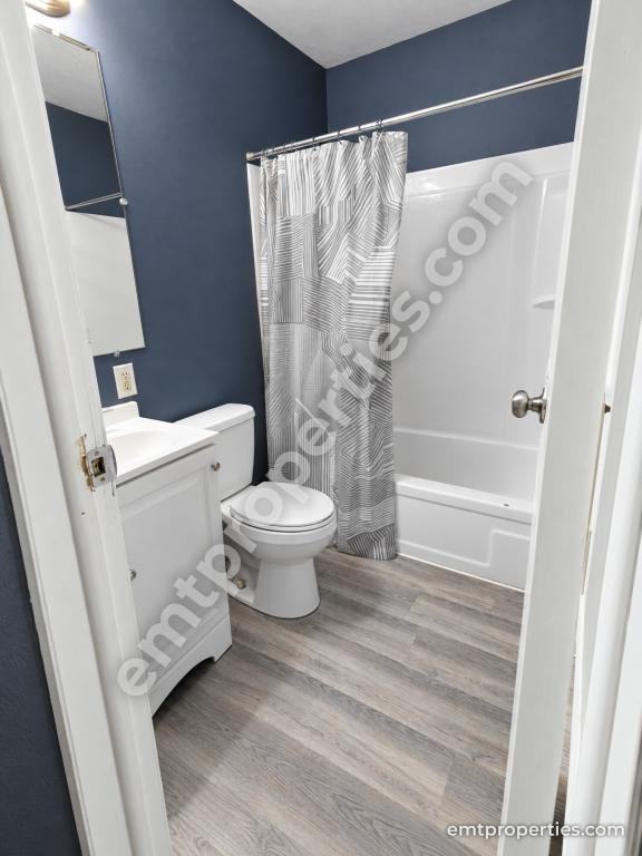 643 E St - Photo 3 of 11