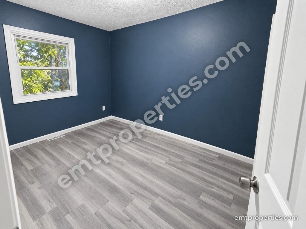 643 E St - Photo 6 of 11