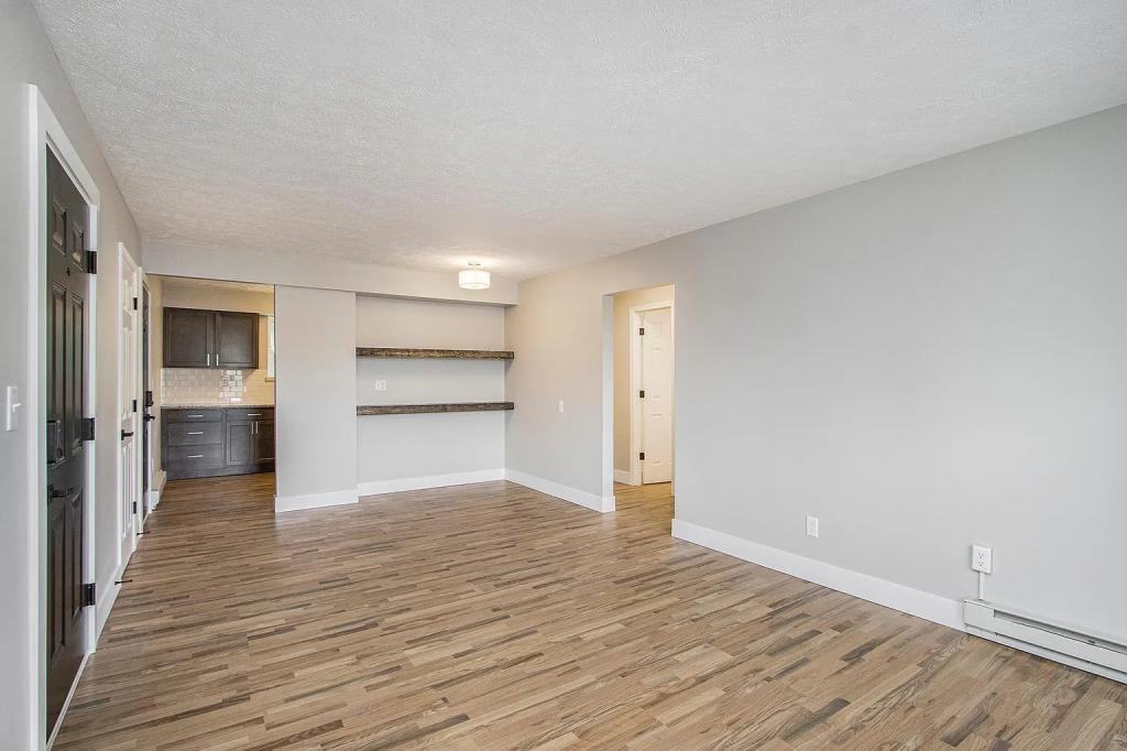 2424 Texel Dr - Photo 4 of 16
