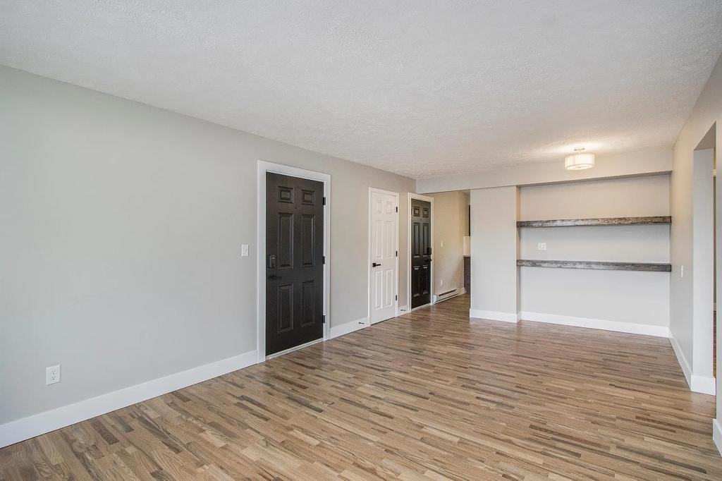 2424 Texel Dr - Photo 7 of 16