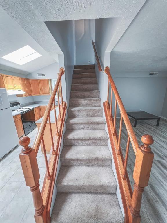 431 Spurgeon Ln - Photo 6 of 10