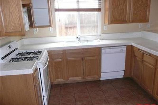 2227 Signal Ave - Photo 2 of 3