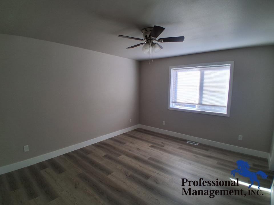 2026 Lake Elmo Dr - Photo 4 of 11