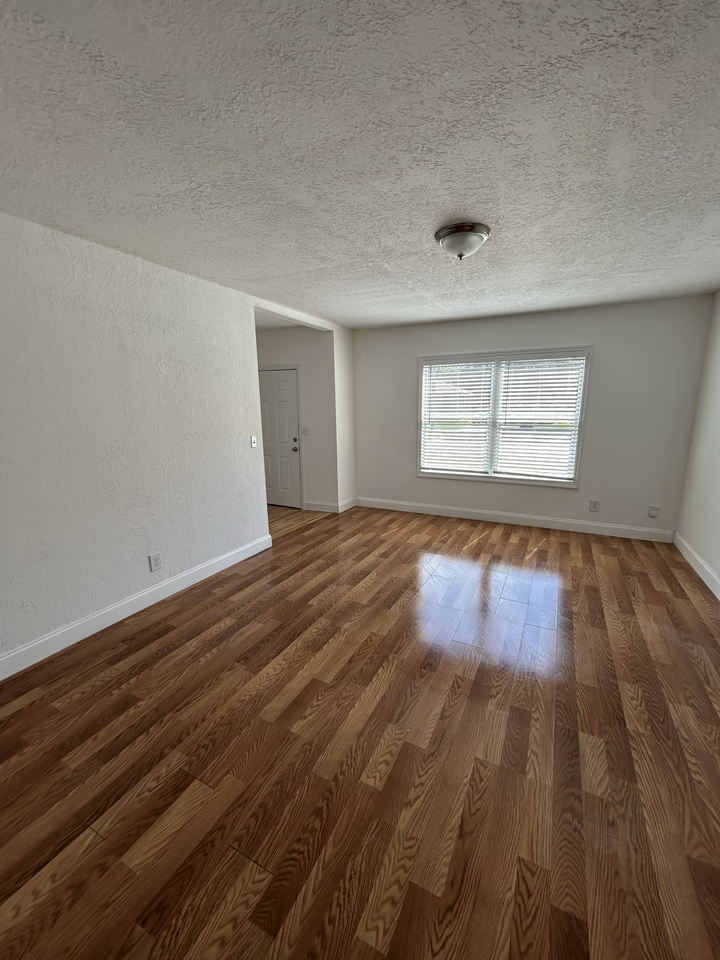 445 W 66th St #SF - Photo 7 of 24
