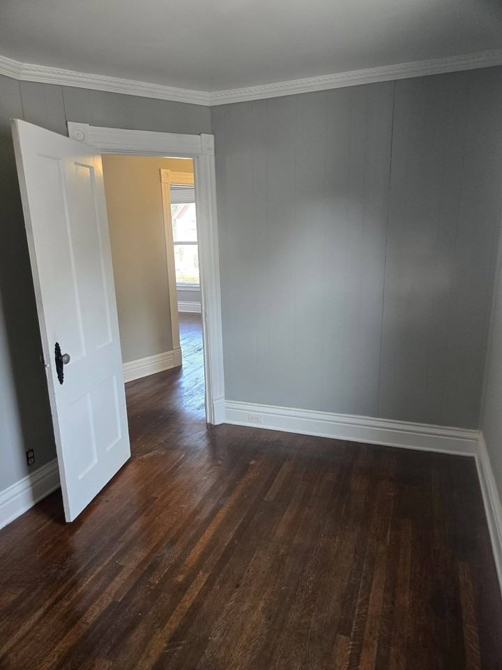 250 East Ave - Photo 3 of 8