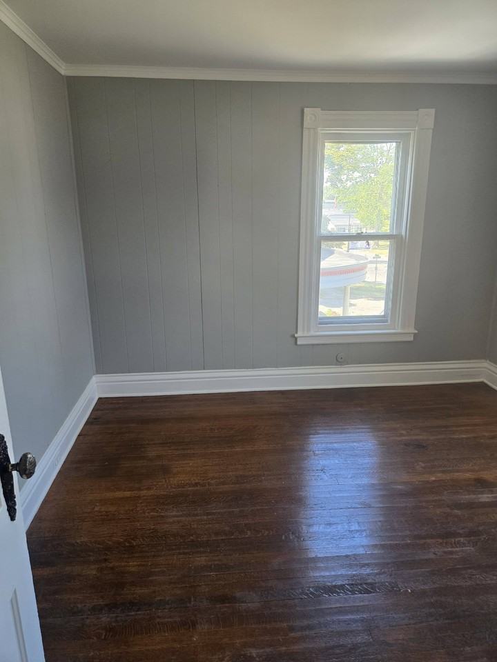 250 East Ave - Photo 4 of 8