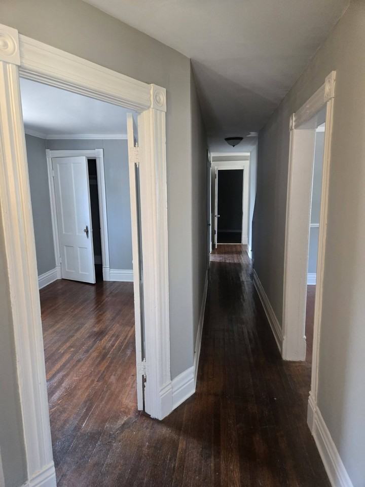 250 East Ave - Photo 7 of 8