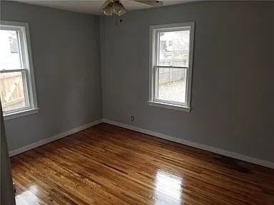 263 Oakwood Rd - Photo 2 of 9