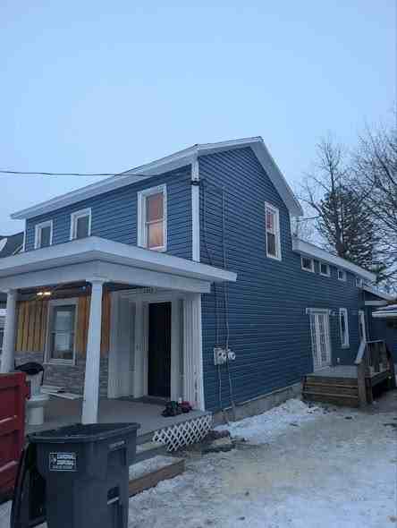 8389 Seneca St - Photo 2 of 11