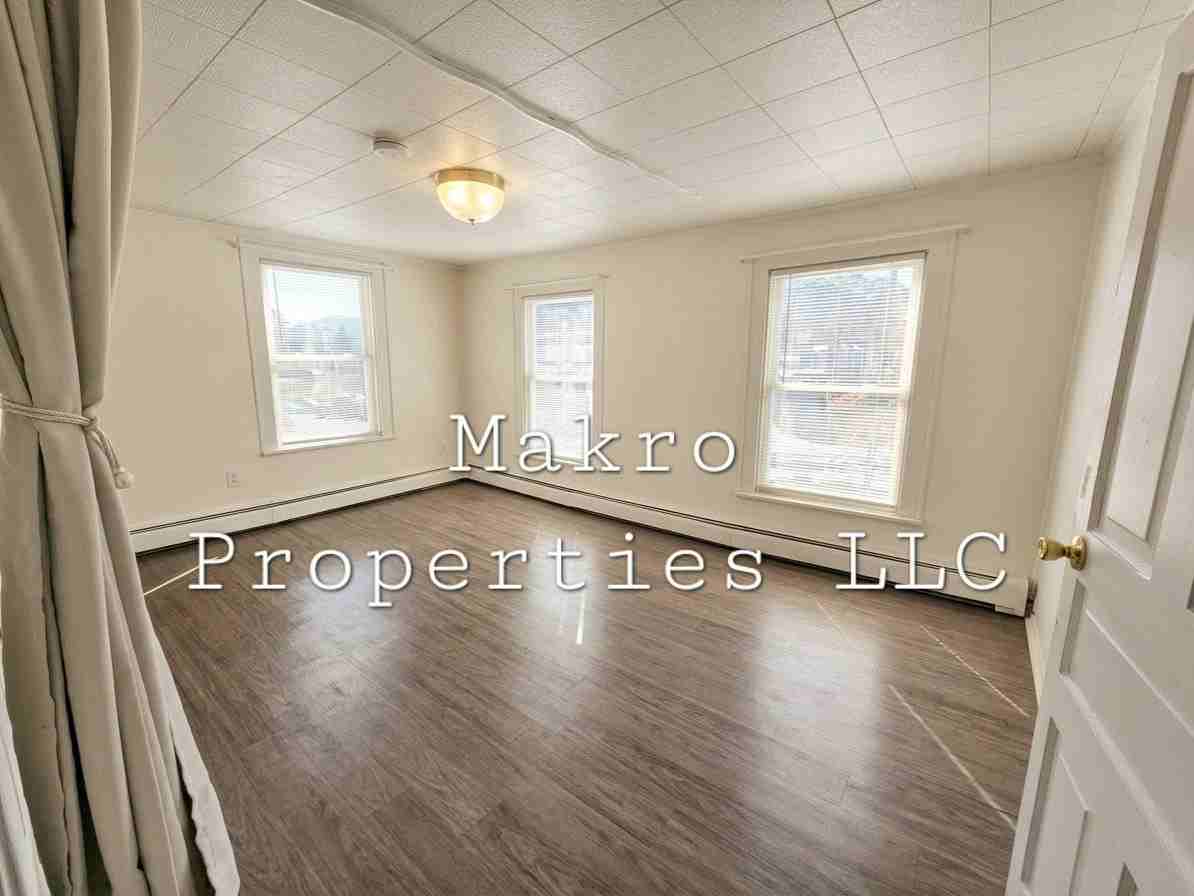 37 Main St #2ndFL - Photo 5 of 5