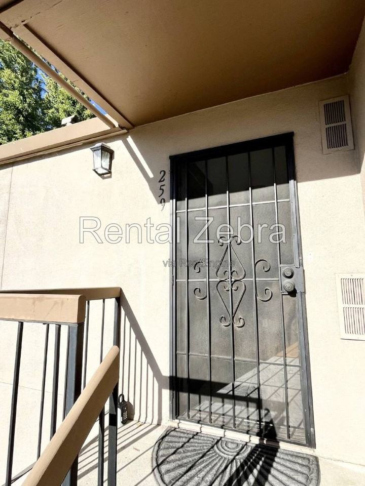 2905 Niagra St - Photo 5 of 19