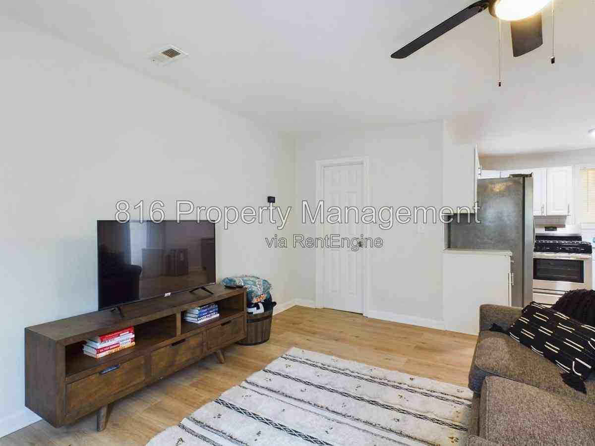10400 E 15th St S - Photo 4 of 15