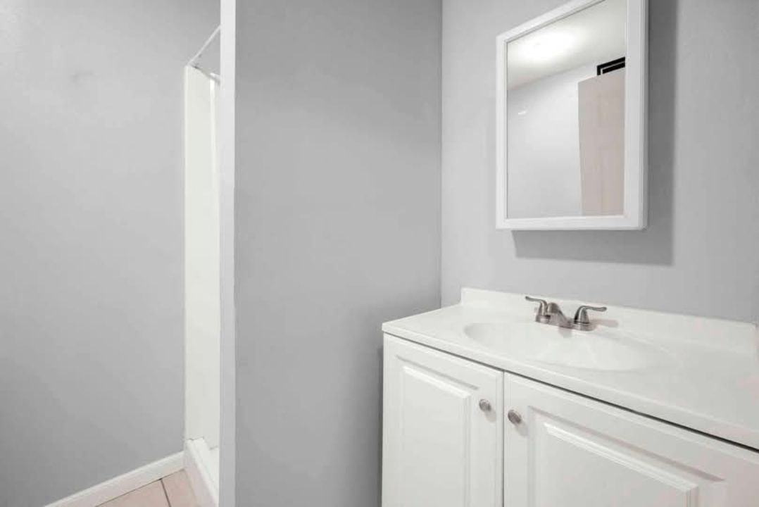 1204 Kline St - Photo 6 of 17