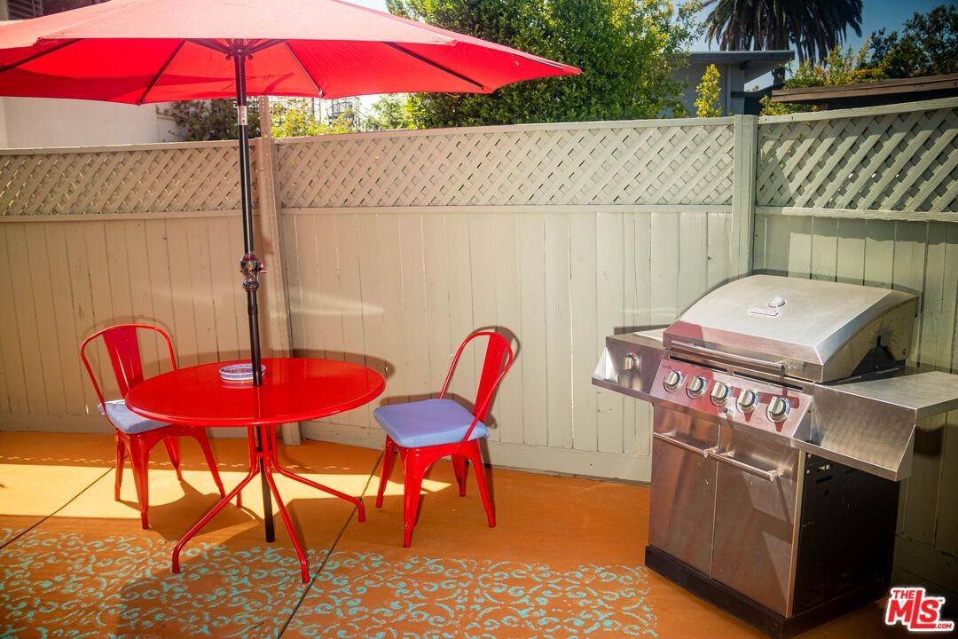 2247 Moore St - Photo 5 of 17