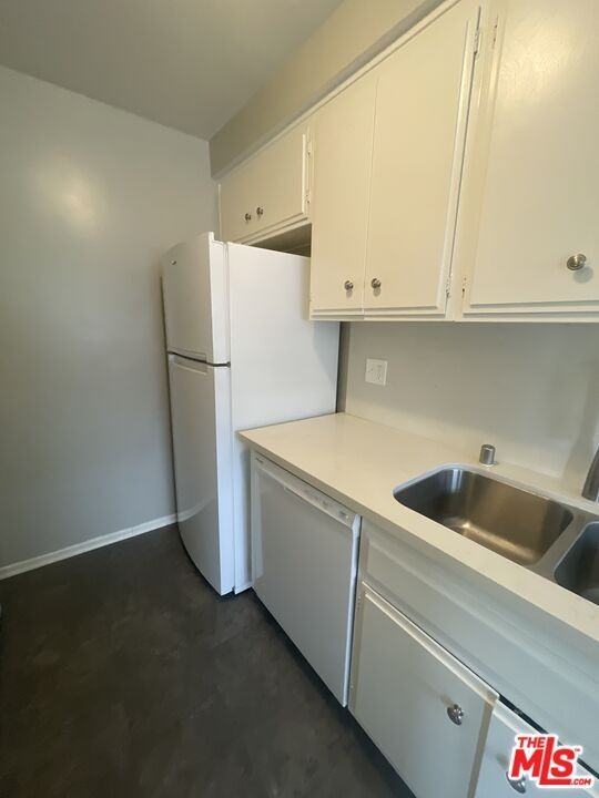 11806 Gorham Ave ##18 - Photo 6 of 26