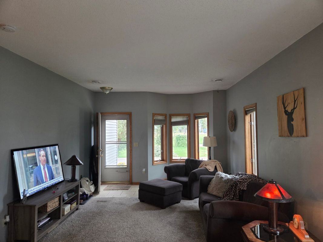 627 2nd St Nw - Photo 2 of 9