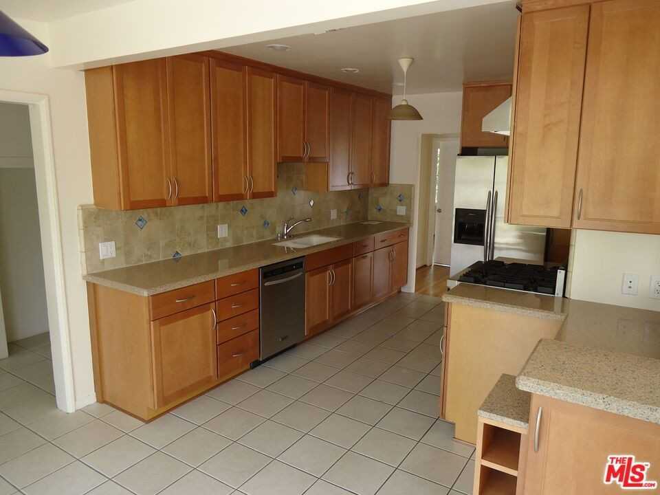1929 Stoner Ave - Photo 4 of 19