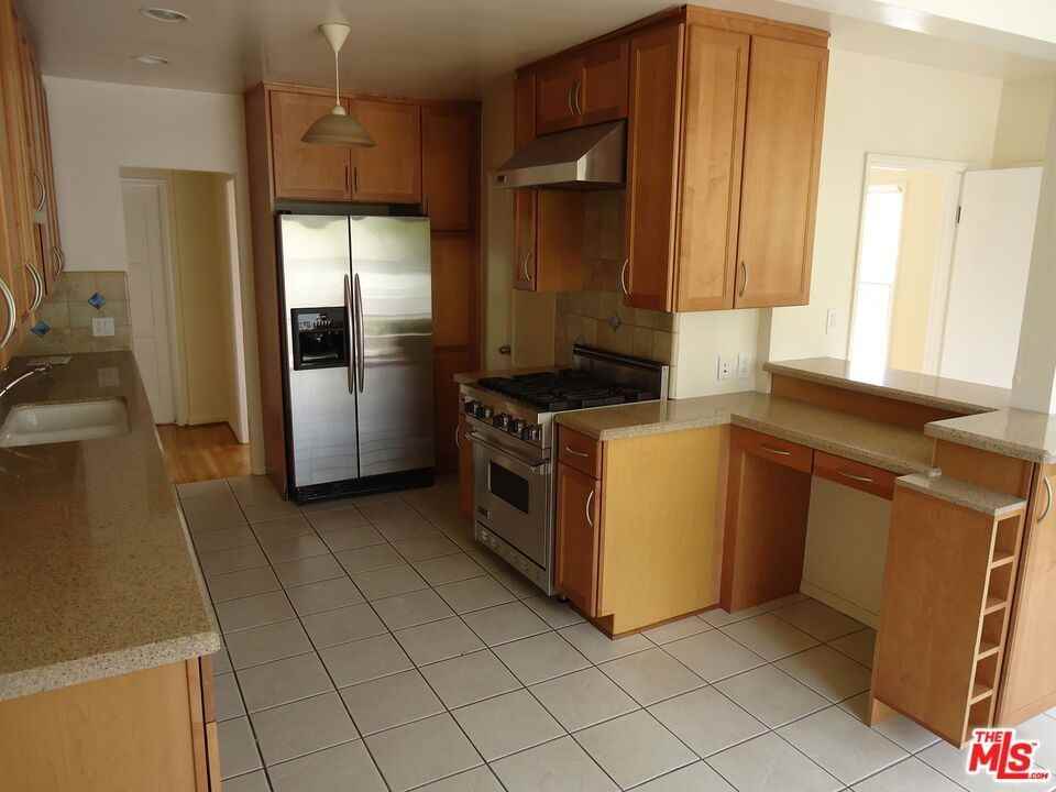 1929 Stoner Ave - Photo 5 of 19