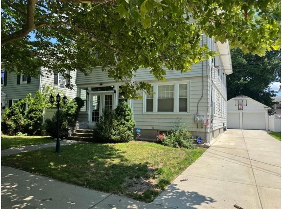 653 Pleasant Valley Pkwy - Photo 2 of 44