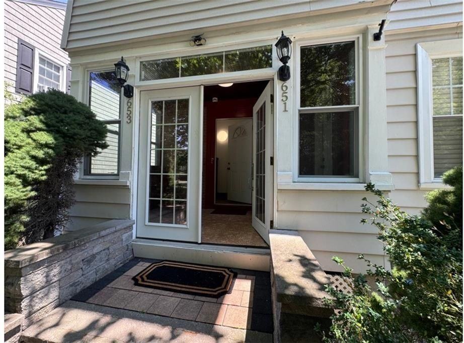 653 Pleasant Valley Pkwy - Photo 3 of 44