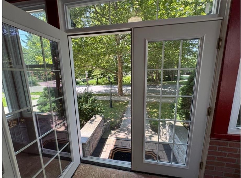 653 Pleasant Valley Pkwy - Photo 4 of 44