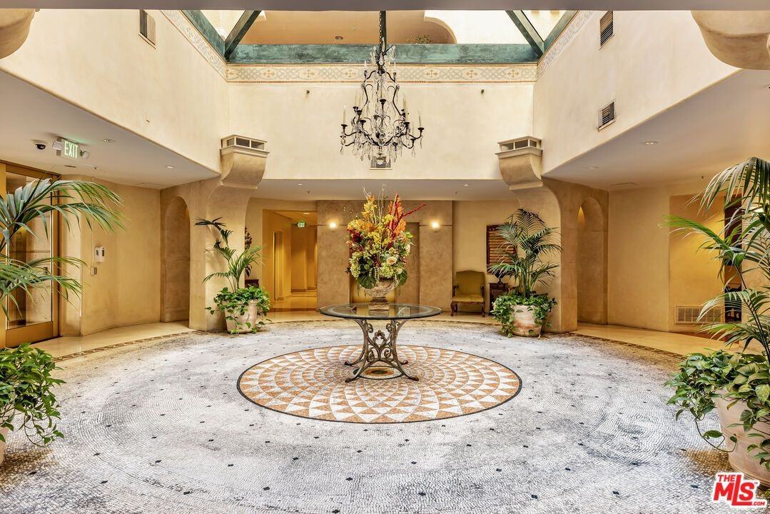 11500 San Vicente Blvd ##223 - Photo 2 of 29