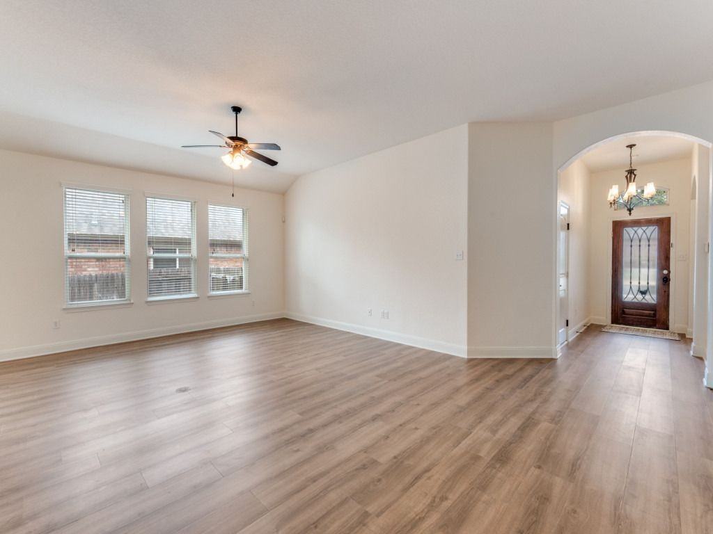 229 Gardner Cv - Photo 4 of 25