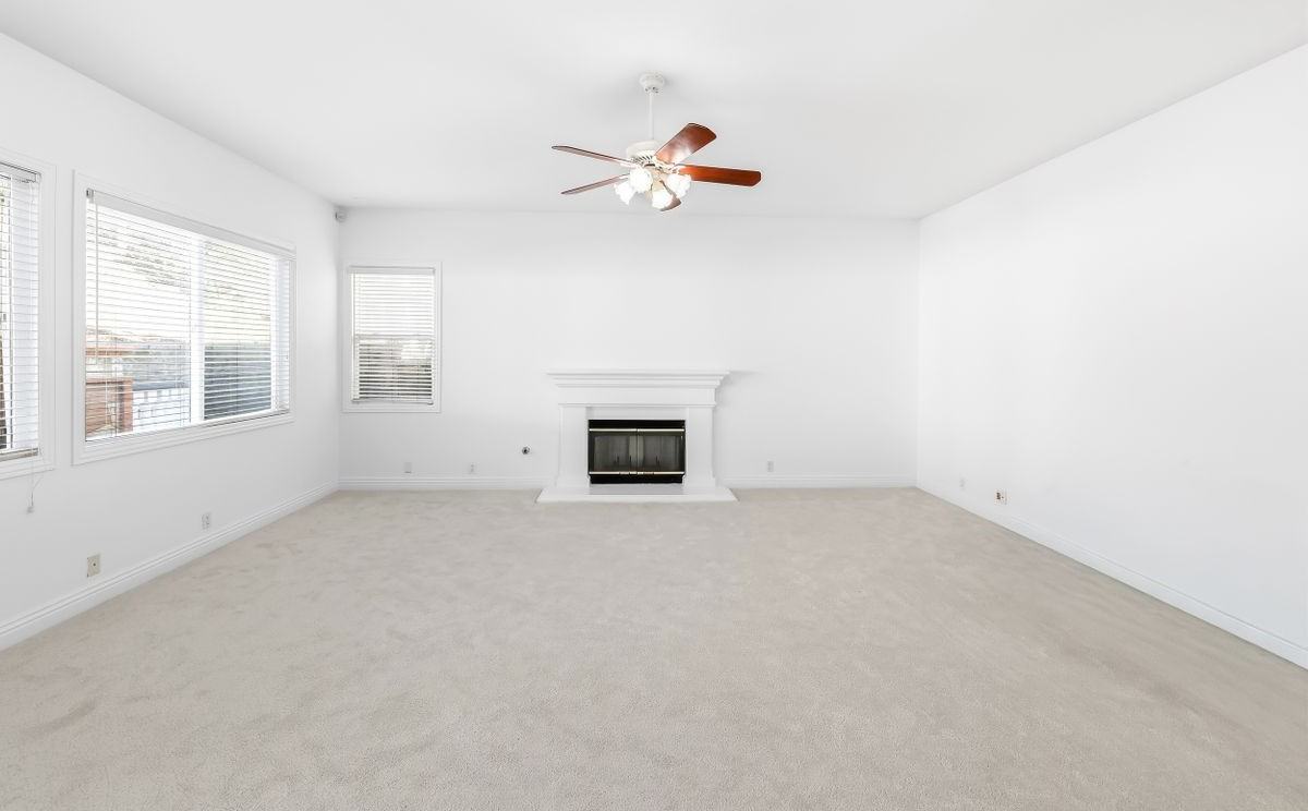 17529 Cloverdale Way - Photo 3 of 9