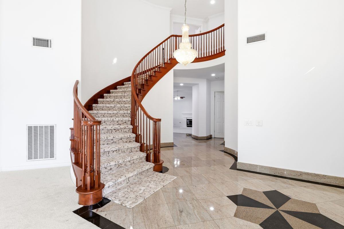 17529 Cloverdale Way - Photo 6 of 9