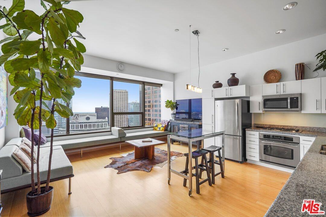 1100 Wilshire Blvd - Photo 2 of 27